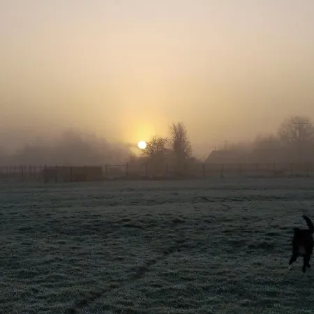 A La Campagne, Au Calme 住宿加早餐酒店 Monterolier